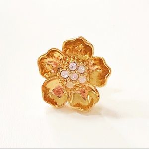 Vintage Avon Gold Tone Flower Pin